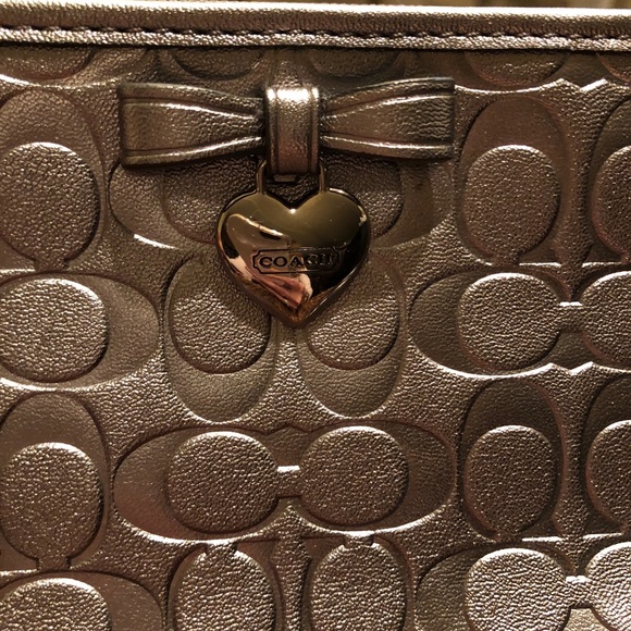 Coach wristlet - Picture 3 of 5